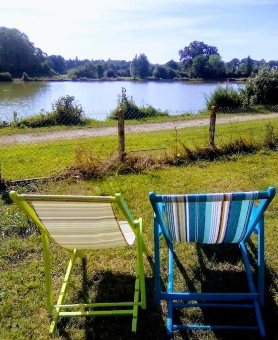 Maison Face A L'Etang Précy Kültér fotó