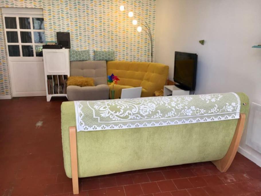 Maison Face A L'Etang Précy Kültér fotó