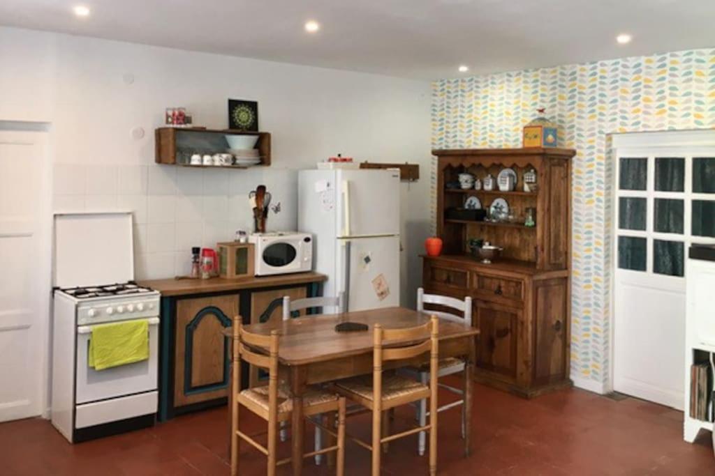 Maison Face A L'Etang Précy Kültér fotó